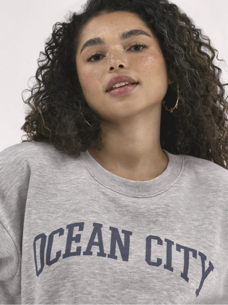 No Boundaries Oversized Graphic Crewneck Sweatshirt, Women's | Walmart (US)