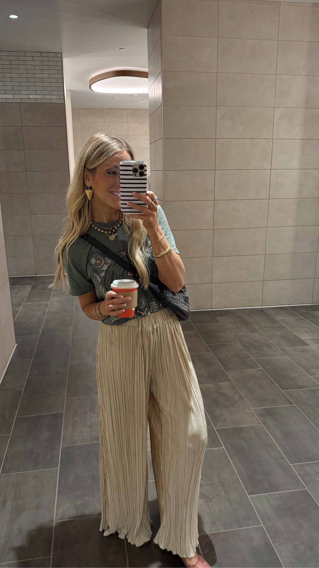 TRAVEL FIT ✈️✨ these wrinkle free Amazon pants for an elevated but comfy all day travel day. Wearing a small.

#LTKootd #LTKgrwm #LTKTravel