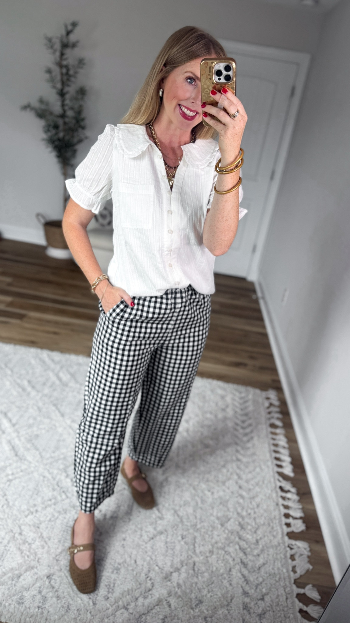 Weekend Walmart Wins try on 
Peter Pan collar top- medium 
Gingham pants- medium