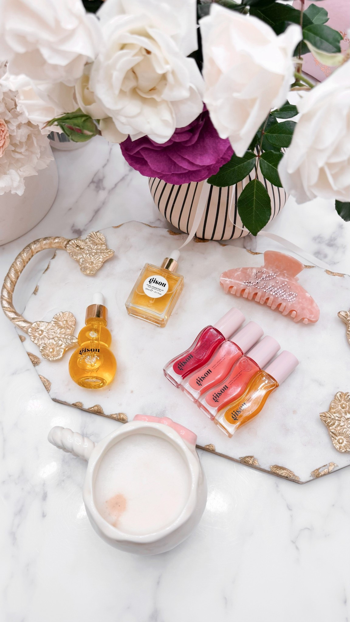serving juicy lips all summer long 🍯🐝💋 these @gisou Lip Oils are chef’s kiss - nourishing, non-sticky, and delicious. They come in 3 dreamy summer shades. Which one is your fave?

#gisou #trendingbeauty #makeupobsessed #gisoulipoil #losangelesblogger #lablogger #lipoil #beautyunboxing #makeupunboxing #unboxingreels #unboxingtime #asmrunboxing #beautycreators #lipproducts #juicylips #glossylips #summermakeup #cleanbeauty #sephora #beautyreel 

#LTKBeauty
