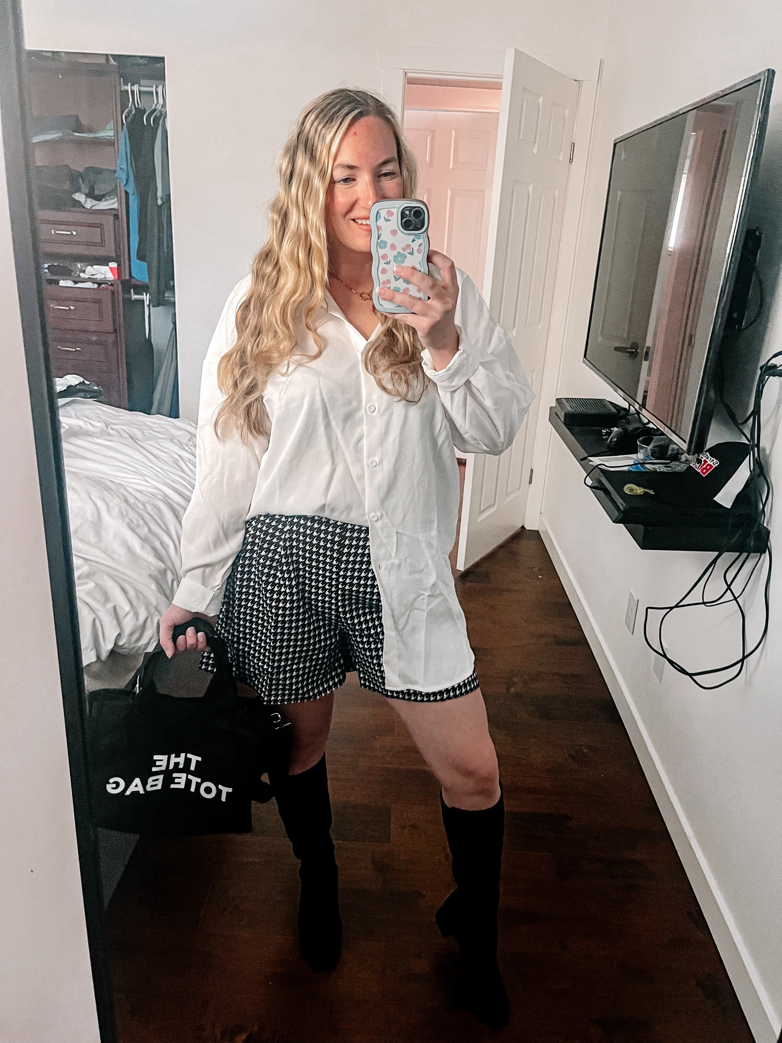 Early fall outfit, fall shorts, button down, tote bag, fall boots

#LTKStyleTip #LTKFindsUnder100 #LTKSeasonal