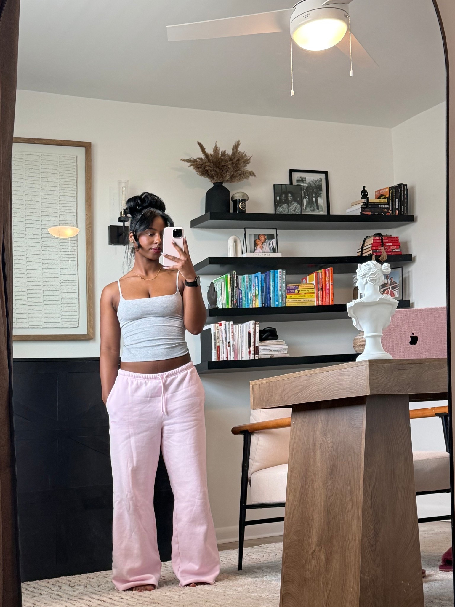 The perfect basics

Tank: Extra Small
Sweats: Small

#LTKBeauty #LTKPetite #LTKvlog