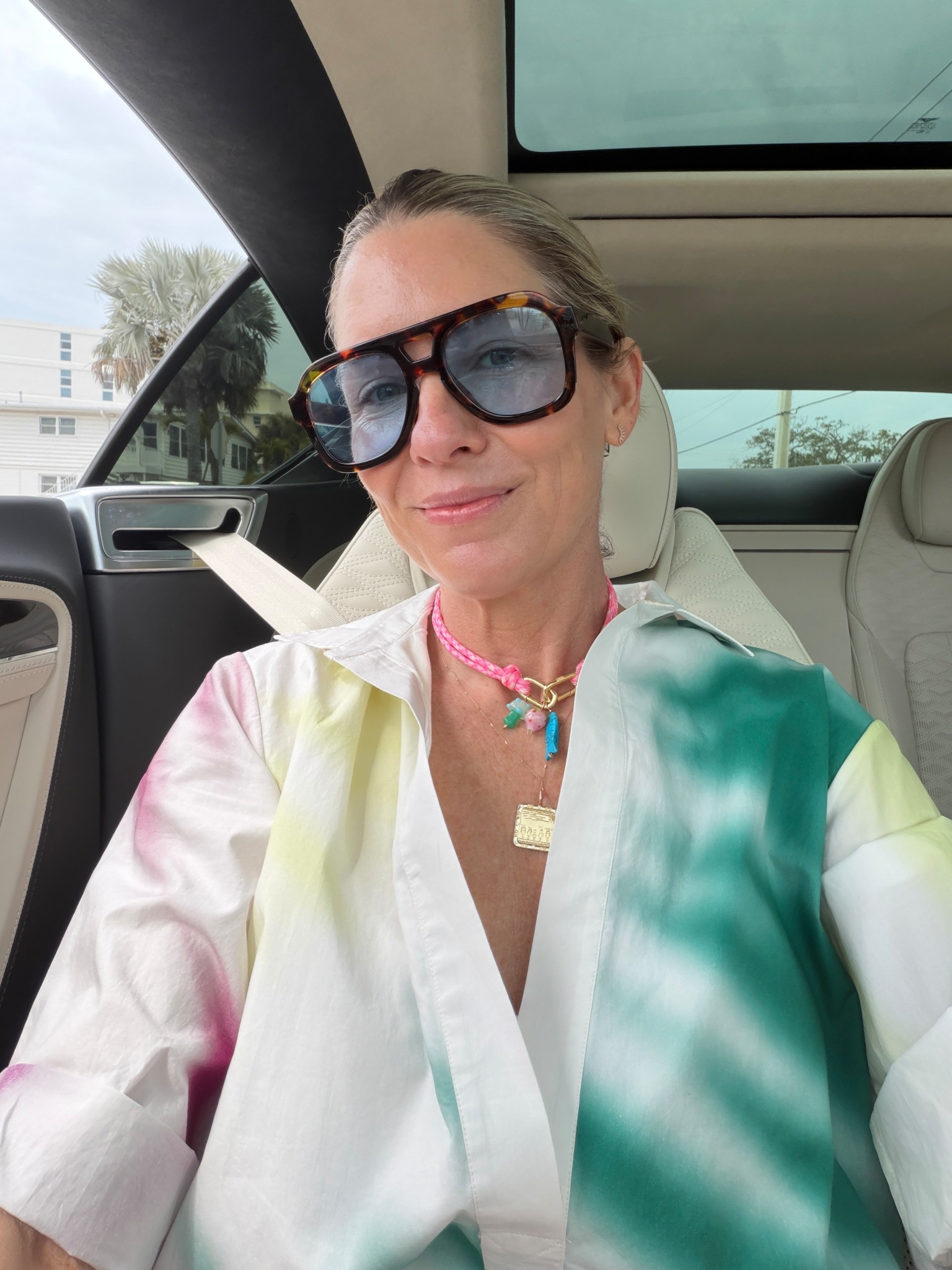 Rosie Assoulin tie dye dress sold out but snagged another RA tie dye for EIGHTY PERCENT OFF ✨🌴💖
Plus linking Amazon sunnies 