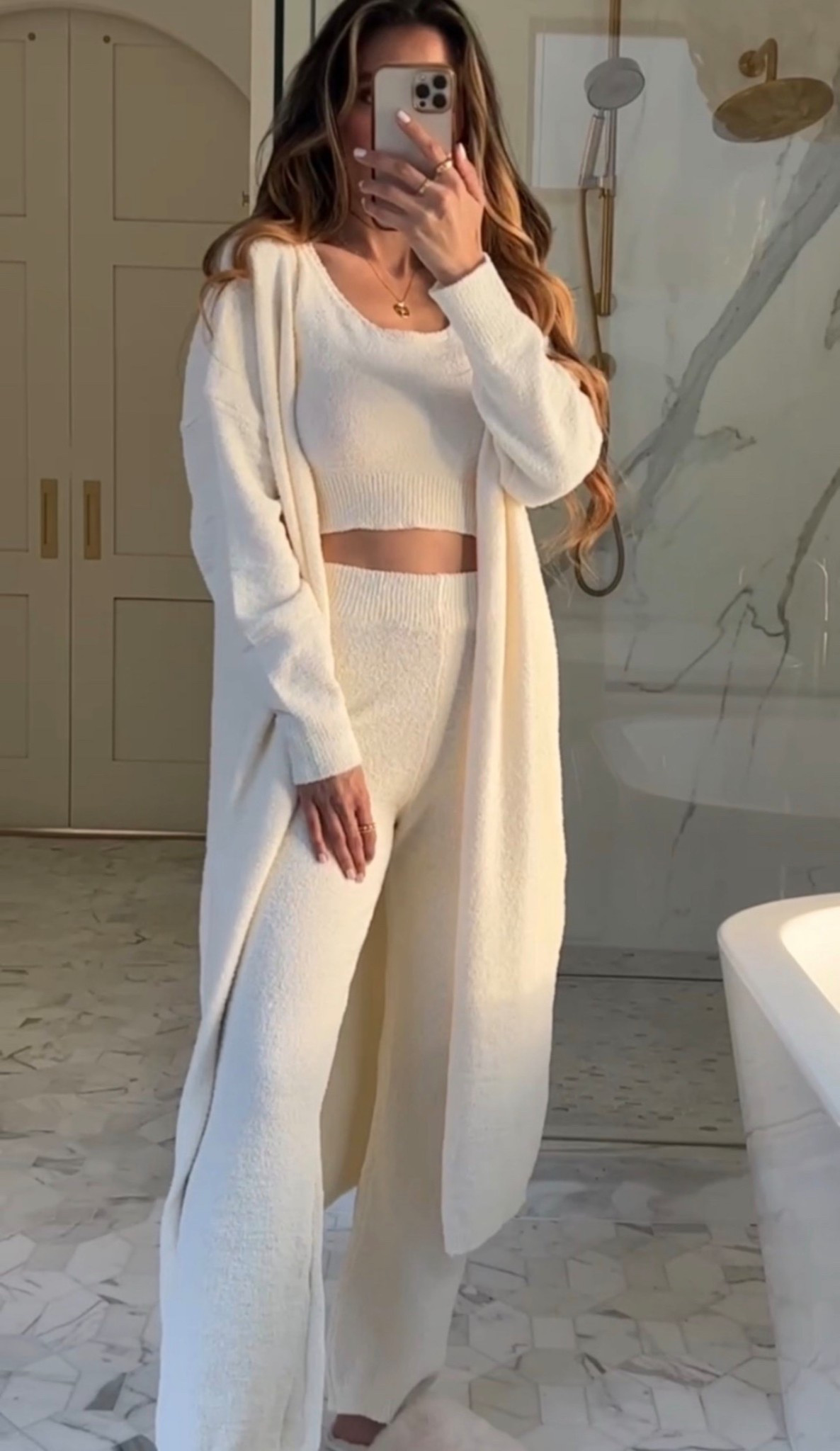 Scroll to shop! Follow for more finds! Xo! 🥰

#LTKgrwm #LTKootd #LTKdayinmylife