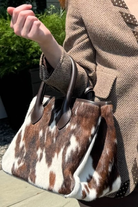 These Mark & Graham bags are giving major rich fall energy 🍂 Suede textures, deep seasonal colors and timeless silhouettes that make every outfit look a little more expensive. Pair with denim, loafers, boots, oversized knits or a camel coat for the prettiest everyday fall look. #LTKFall #MarkAndGraham #FallBags #FallHandbags #SuedeBag #FallFashion #AutumnStyle #ToteBag #FallAccessories #FallOutfitInspo #ClassicStyle #EverydayBag #LTKFinds 

 #LTKSeasonal #LTKU #LTKSaleAlert