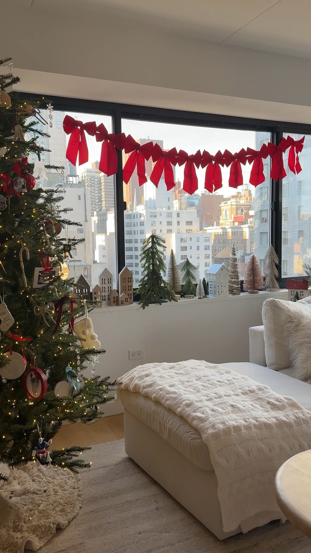 DIY bow garland 

#LTKSeasonal #LTKHoliday #LTKWatchNow