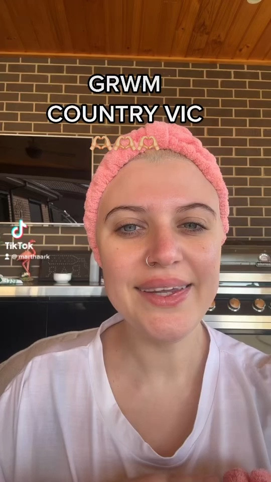 Make up in the country and sunshine hits different #makeup #skincare #headband  

#LTKaustralia #LTKstyletip #LTKbeauty