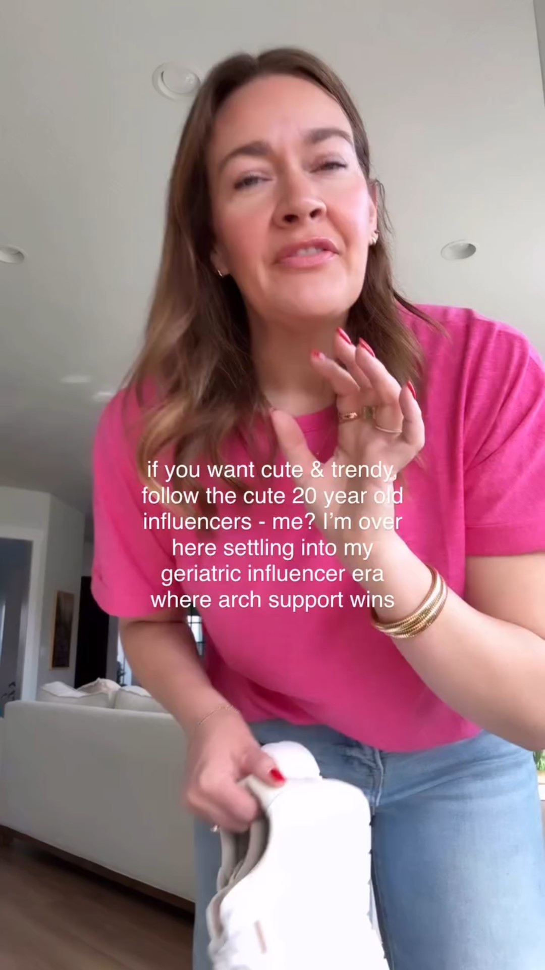 Outfit Inspo
Casual mom look
Arch support sneakers

#LTKShoeCrush #LTKFindsUnder100 #LTKMidsize