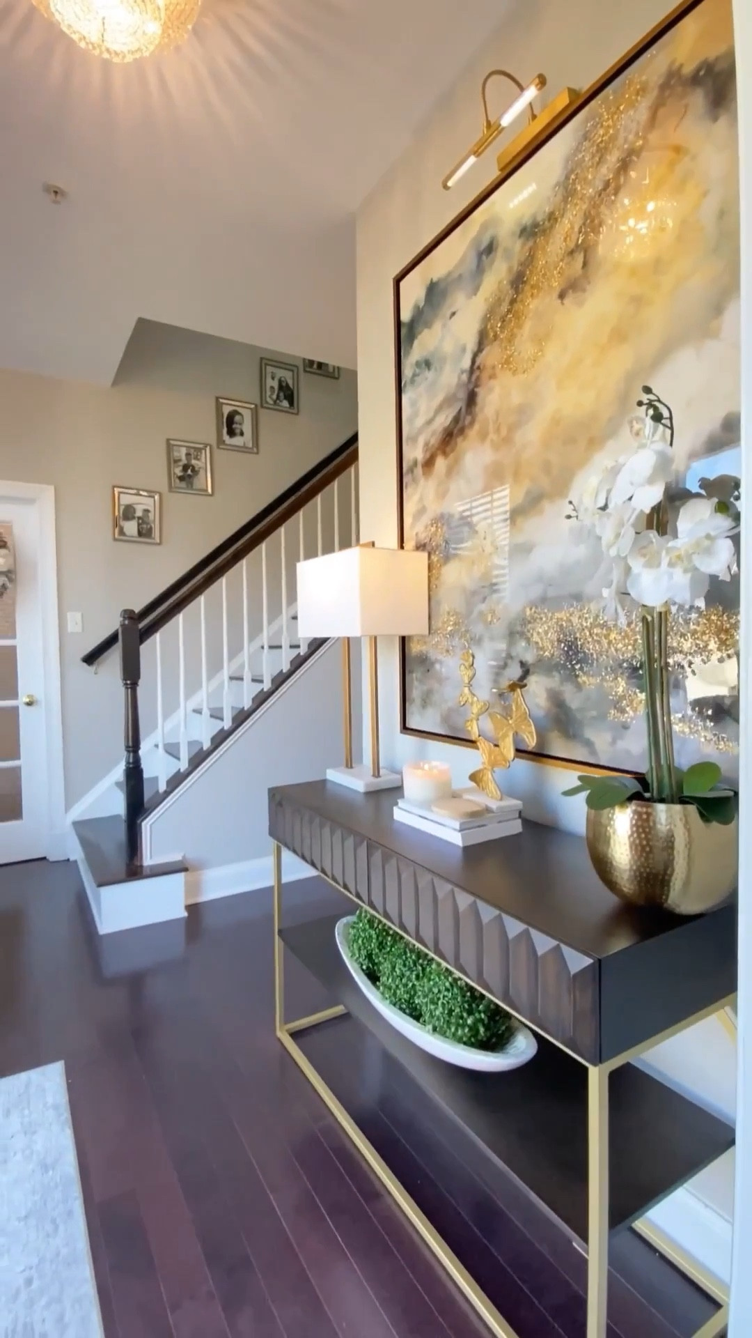 Styling a narrow entryway for spring! 👌🏾

#LTKSeasonal #LTKHome #LTKSaleAlert