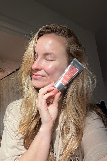 Beautiful GLOWY spf ✨🙌🏼💛 chemical / organic sunscreen that sits perfect under makeup 

#LTKfindsunder50 #LTKbeauty