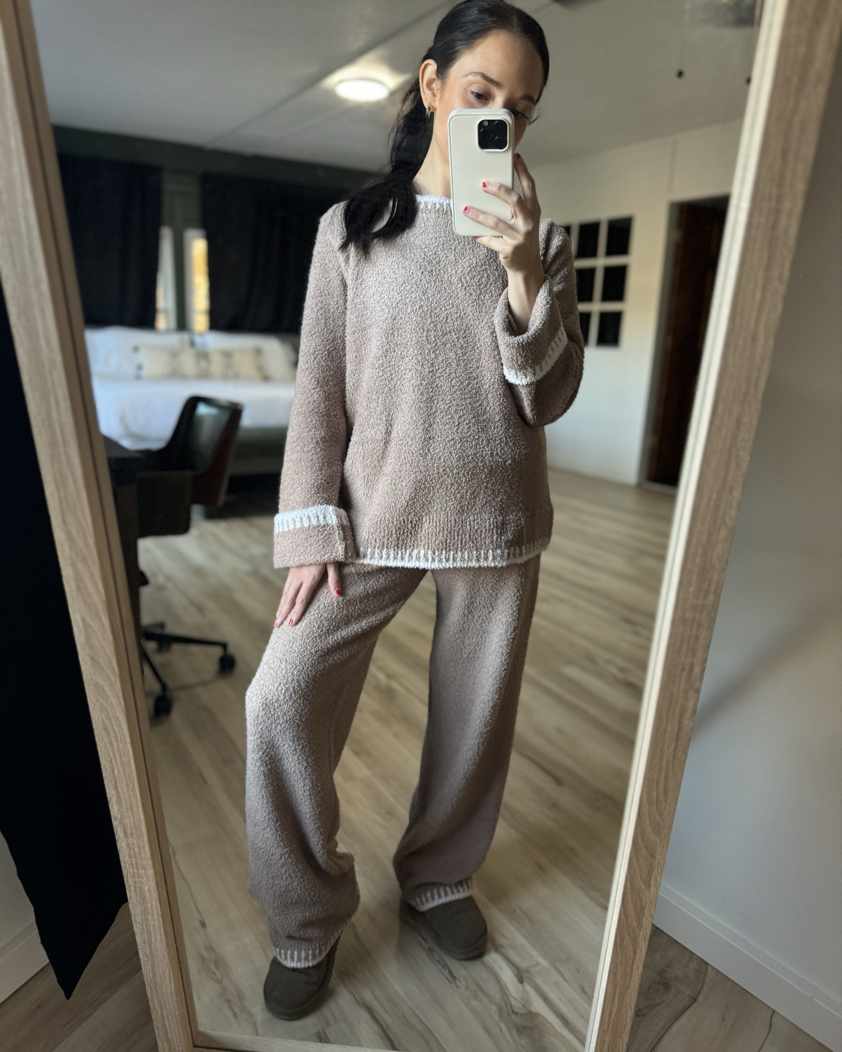 realistic and affordable everyday mom- attach could to get 10% off: 


outfit, cozy outfit, matching sets, comfortable clothing, gifts for her, beige mom,

#LTKHoliday #LTKGiftGuide #LTKFindsUnder50