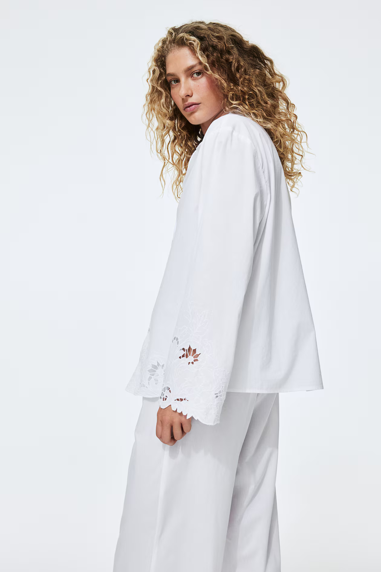 Broderie anglaise pyjamas - Long sleeve - Long - White - Ladies | H&M GB | H&M (UK, MY, IN, SG, PH, TW, HK)