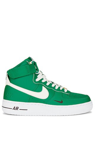 Air Force 1 High SE Sneaker in Malachite, Brown Basalt, Sail, & Metallic Gold | Revolve Clothing (Global)