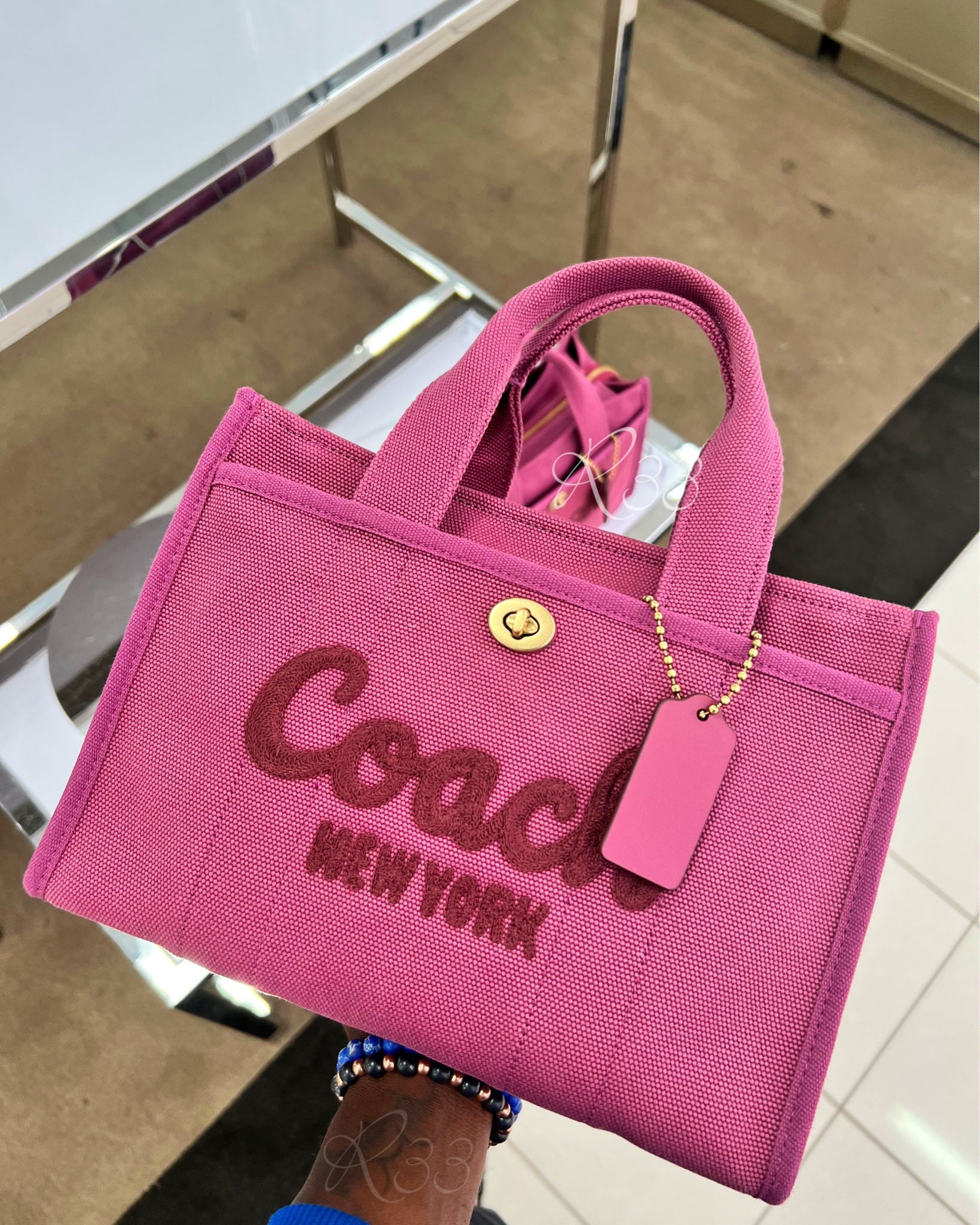 Coach & Canvas Pink Drops🩷🩷🩷 this mini #tote comes in 20 & 26 #minitote #coach

#LTKootd #LTKmomlife #LTKActive
