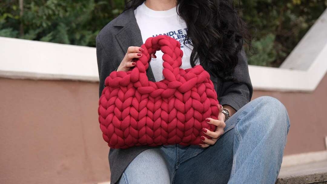 Medium Marshmallow Knit Bag – Handmade Chunky Shoulder Bag by Zeyn.C London / Red | Etsy (Global)