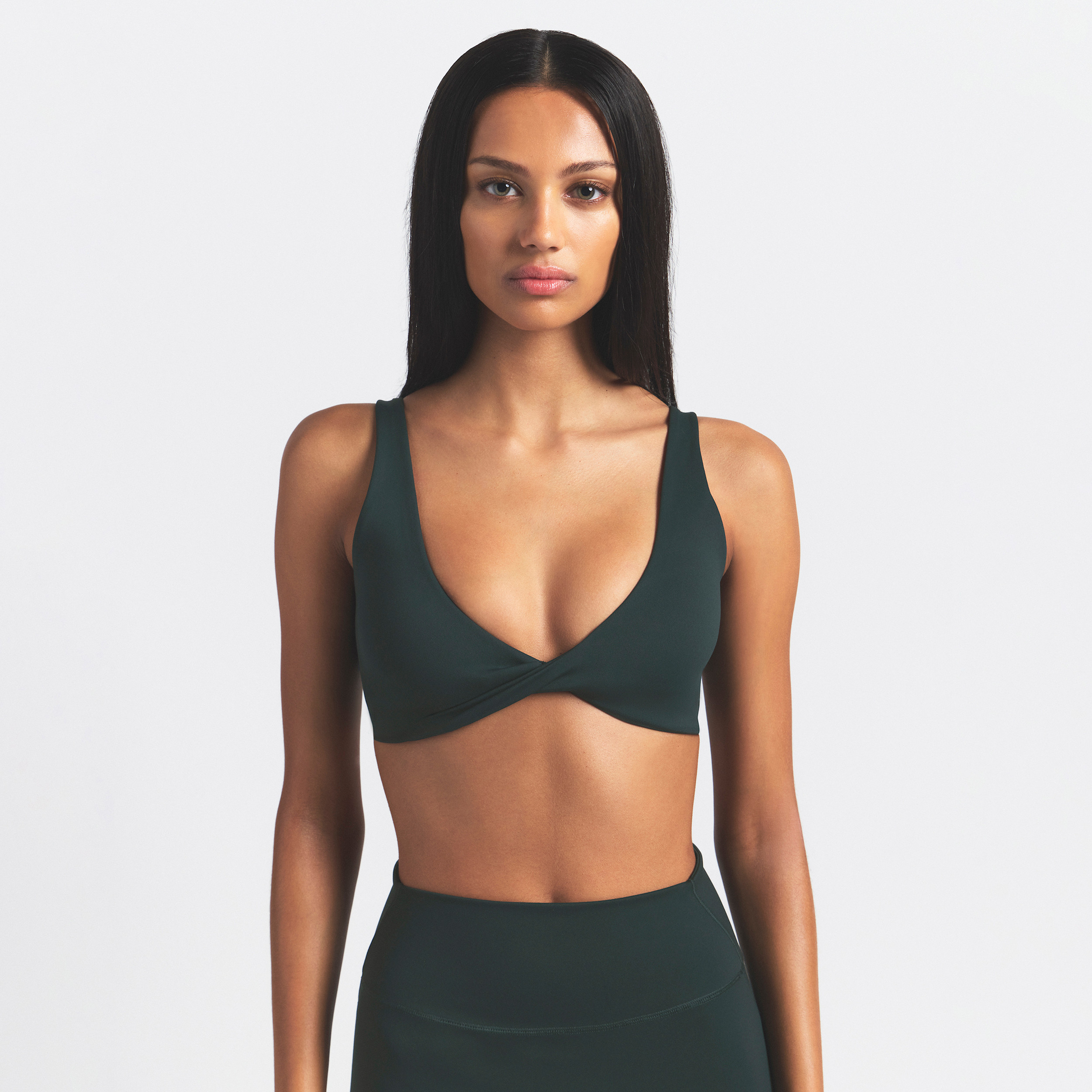 Nike Women's SKIMS Matte Twist-Front Bra in Green | BABRA9481W-DKT | Nike (US)