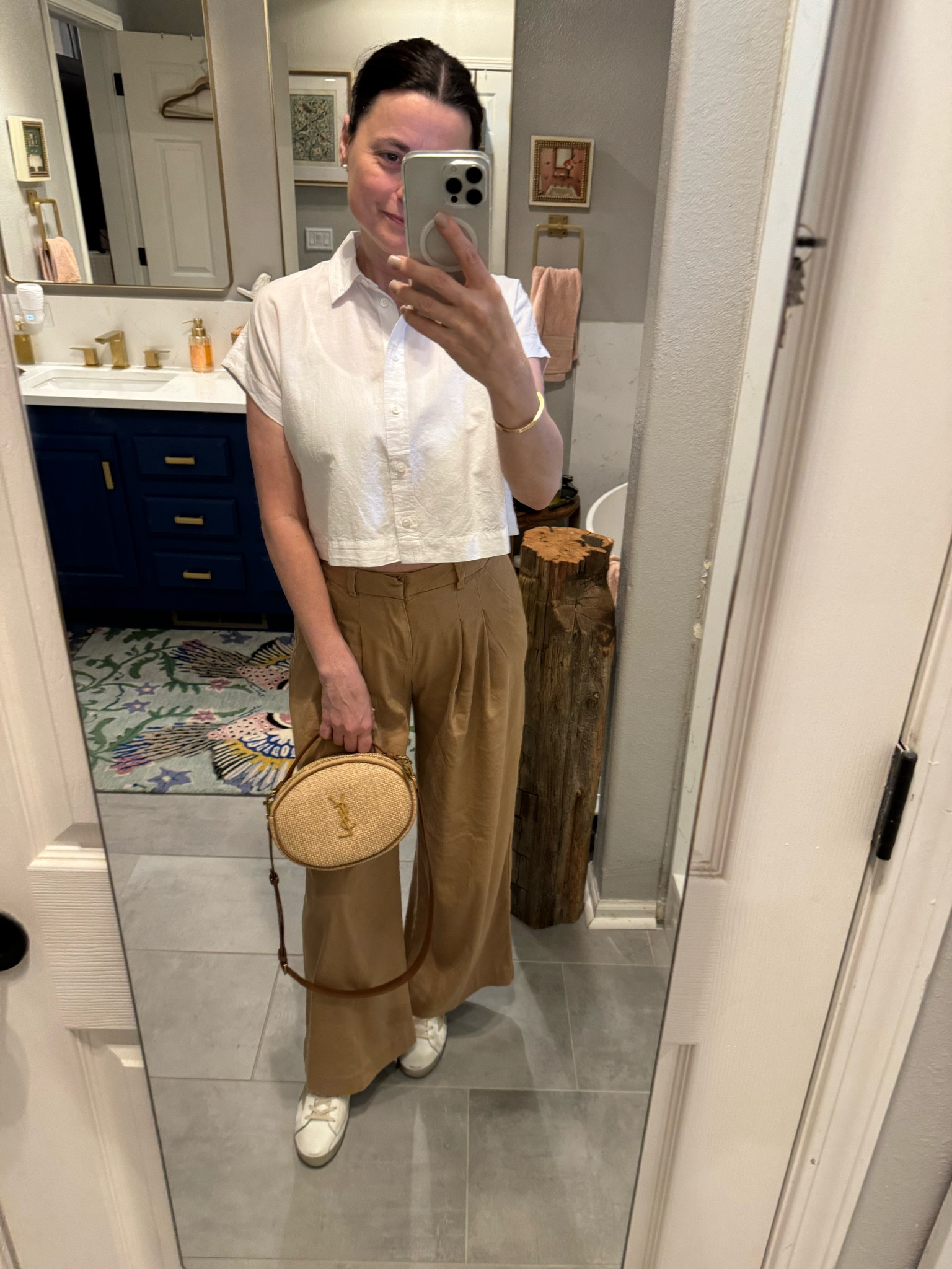 Casual, chic, comfy…. Pants run big so size down. I’m wearing a XXS Petite. For reference I am 5’4, size 25 or 0. Top is cropped style but a more grown up version ❤️

#LTKWorkwear #LTKStyleTip #LTKOver40