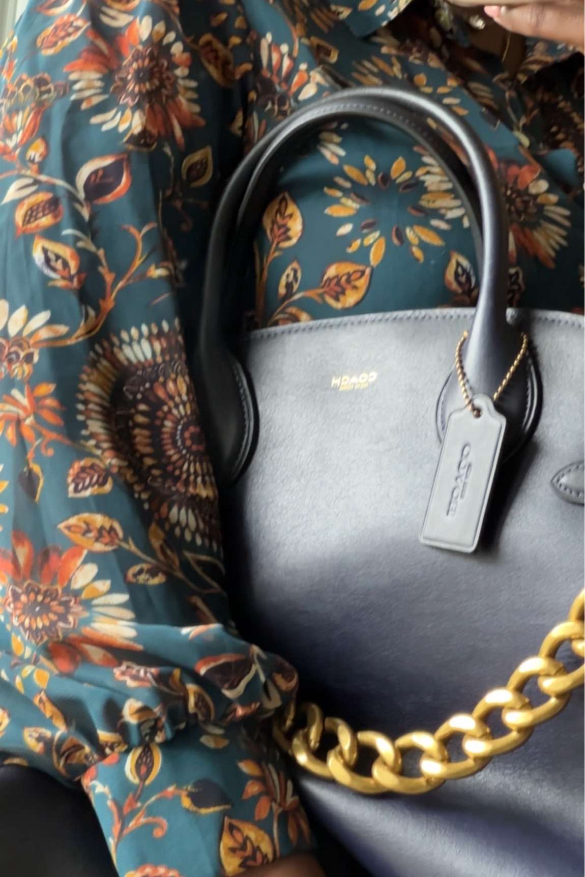 The Coach Empire Bag in size 40 and Navy!!  

#LTKItBag #LTKStyleTip #LTKWorkwear