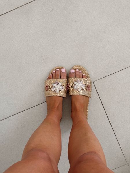 The CUTEST sandals for summer I mean COME ONN.