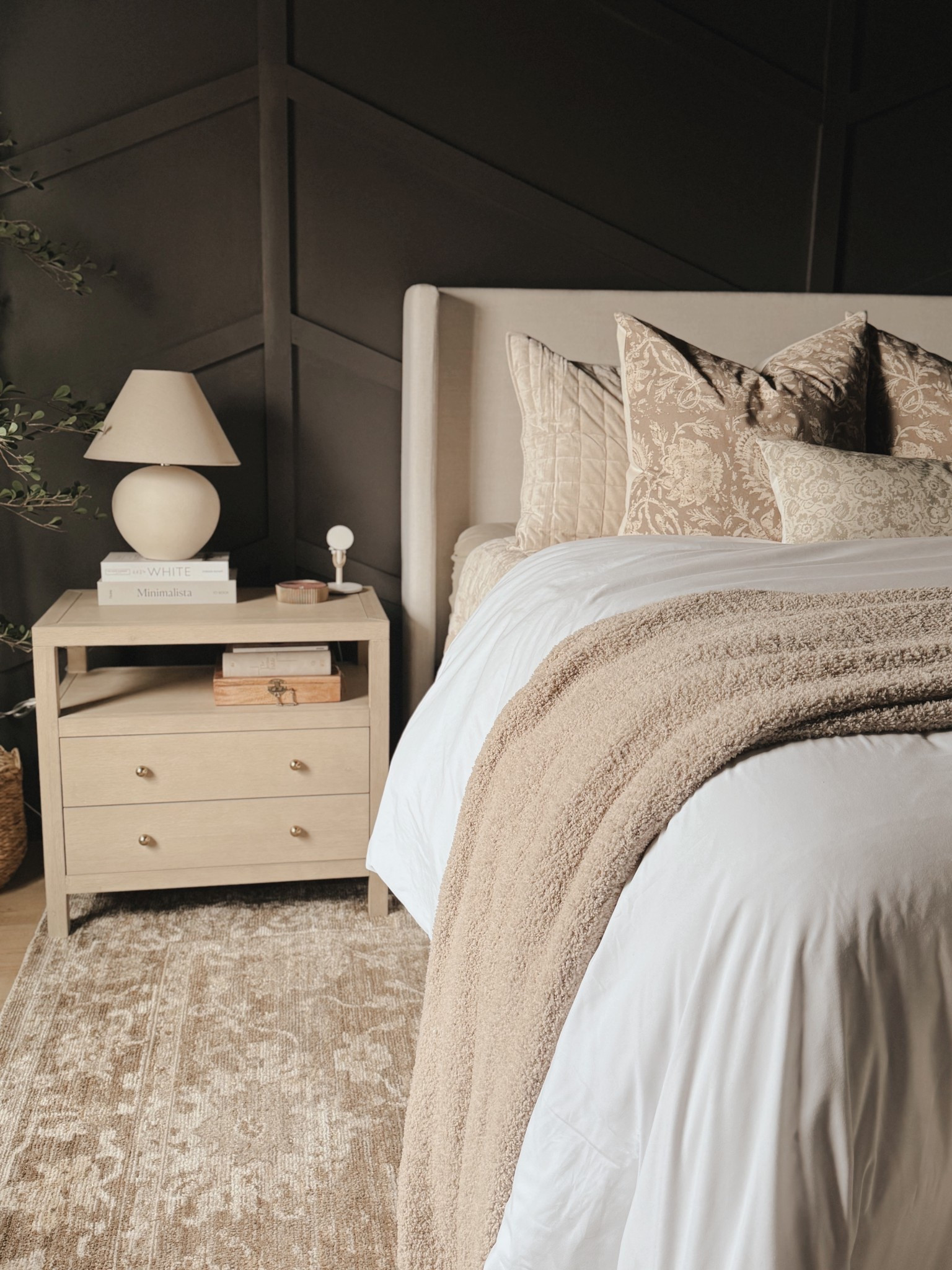 Night Stand McGee & Co. DUPE ALERT! 




#LTKSaleAlert #LTKHome