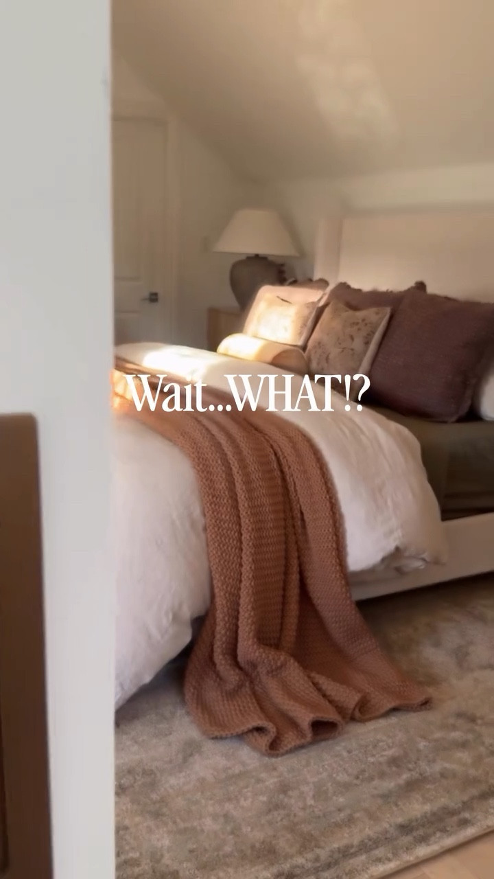 I swear this @target Casa Luna throw is the cozy queen of my house. I have it in every color, every size… it’s basically my emotional support blanket at this point. And it’s finally 30% off.!! 🎉

The chunky texture, the oversized drape, the way it still looks brand new after years of daily use… it’s truly the one I’ll never stop raving about it. 



cozy home decor | casa luna throw blanket | chunky knit throw | bedroom design | modern organic home | throw blanket

#LTKSeasonal #LTKHome #LTKSaleAlert