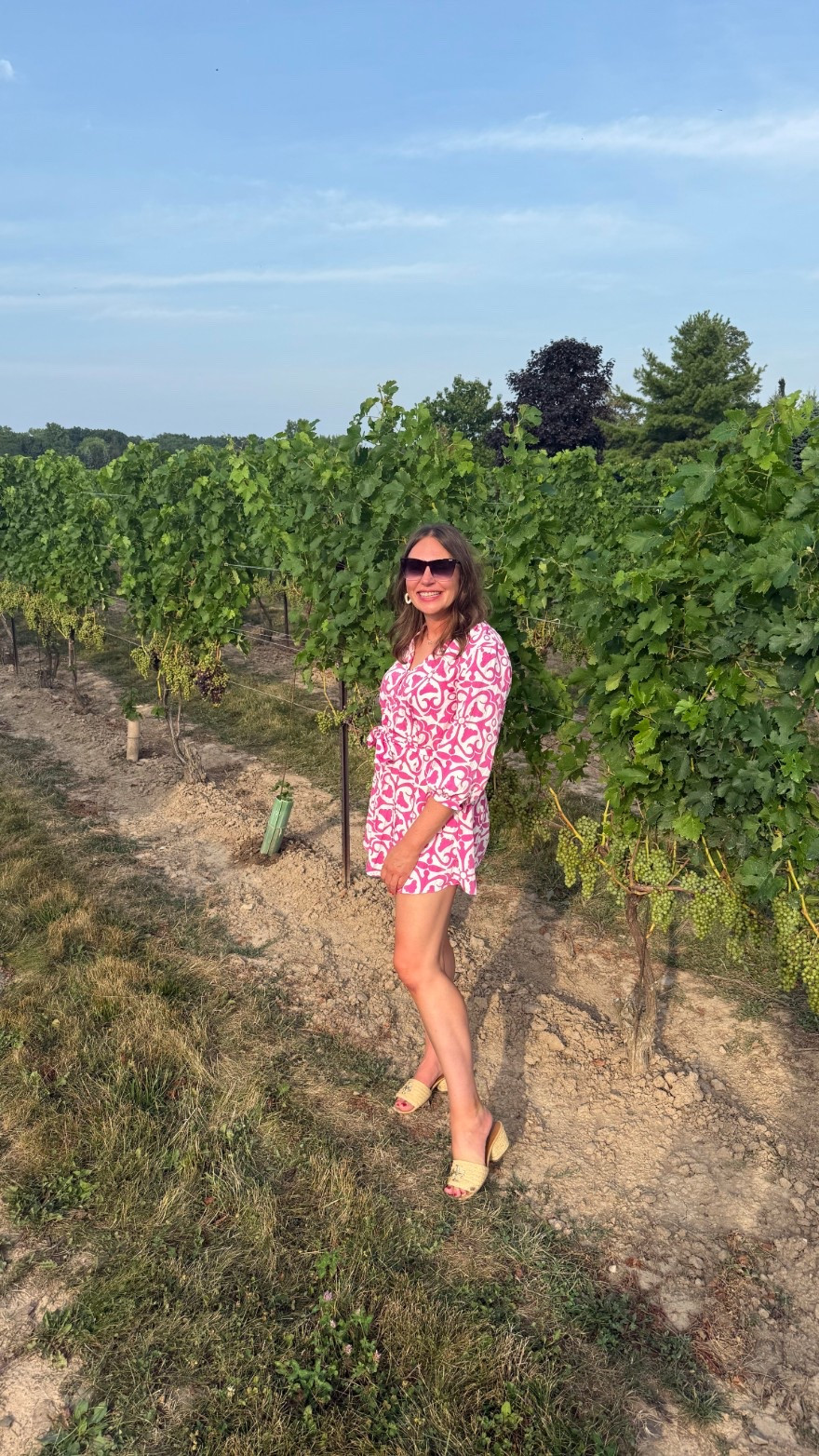 Can summer just last forever? Enjoying every minute of this transitional season! These sunnies are everything! So chic and affordable ❤️
.
#celebratesavvy
#quaysunglasses
#luxurytravel
#jetsetter
#fashionmeetstravel

#LTKOver40 #LTKSeasonal #LTKSaleAlert