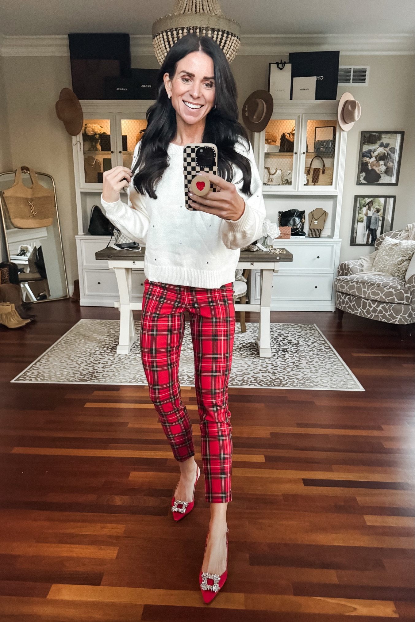 2 pants
Small sweater
Holiday outfit 

#LTKFindsUnder50 #LTKHoliday #LTKSeasonal