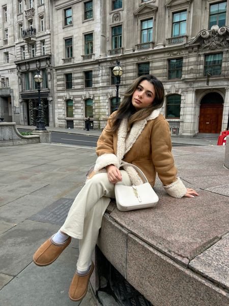 Cozy look for a chilly day!
1. Cream Trousers
2. UGGs
3. Suede Coat
4. The perfect bag

#LTKSeasonal #LTKeurope