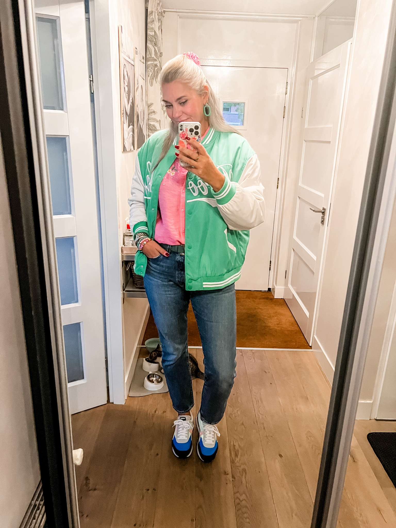 Ootd - Wednesday. A green satin varsity jacket (old Primark), a pink blouse, green belt, Levi’s 501 jeans and colorful Puma retro sneakers. 



#LTKnederlands #LTKeurope #LTKstyletip