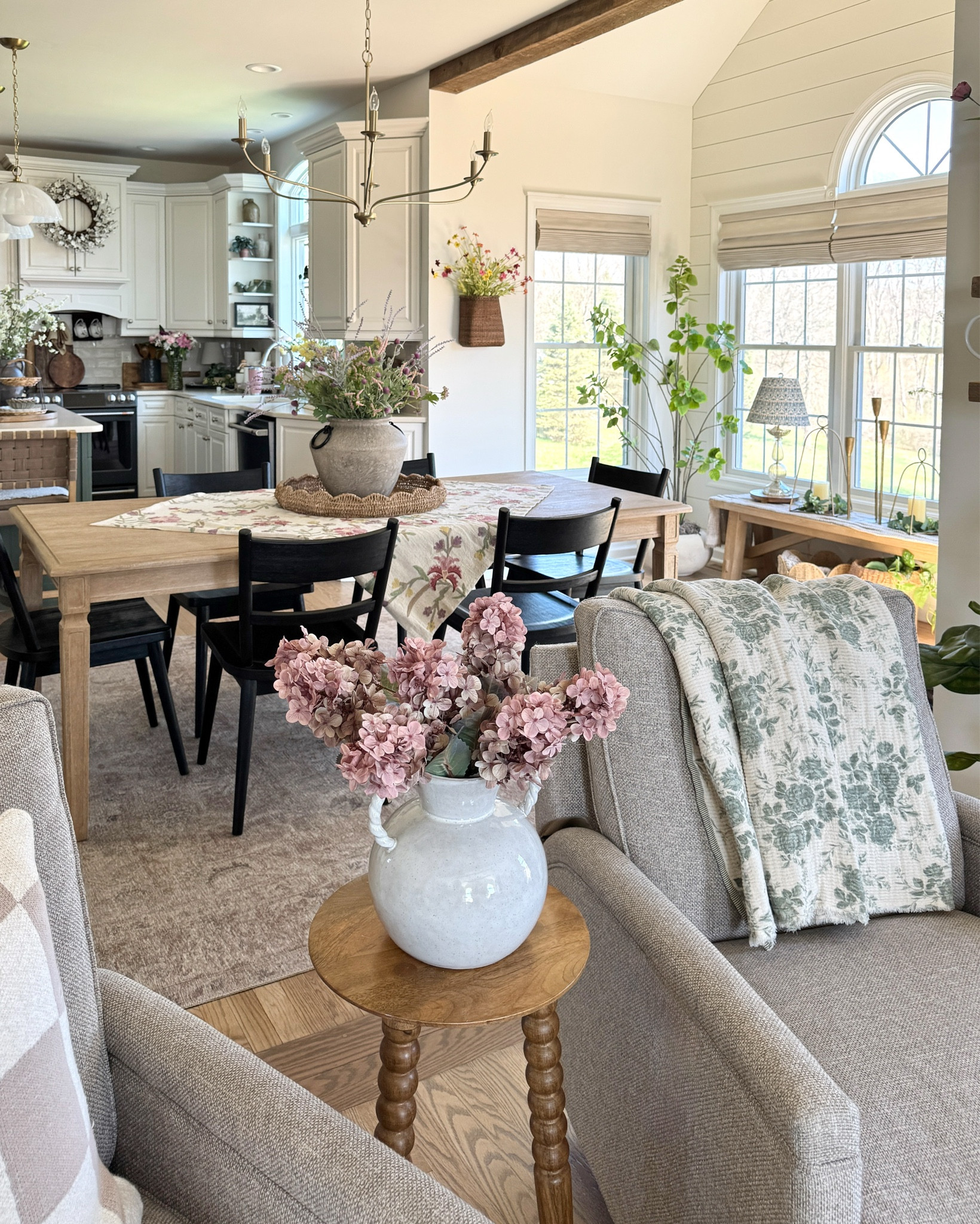 Kitchen and dining room decor, lighting, florals, accent furniture  

#LTKHome