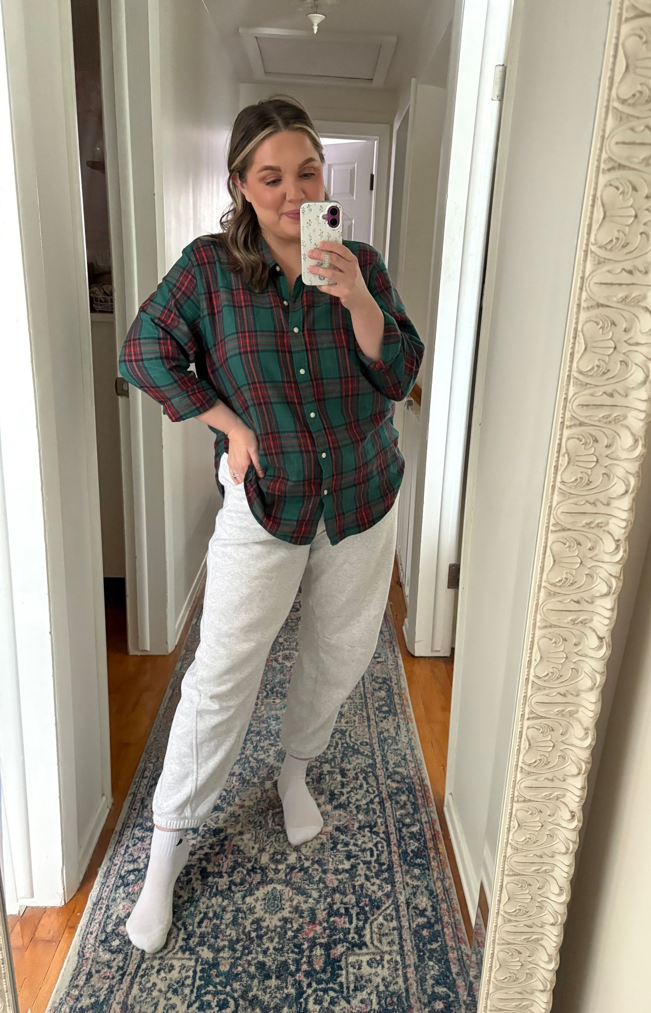 Freaking obsessed with this plaid. Sized up to an XL for a comfy fit.  Paired it with my favorite barrel sweats for a festive SAHM OOTD



#LTKmomlife #LTKMidsize #LTKHoliday