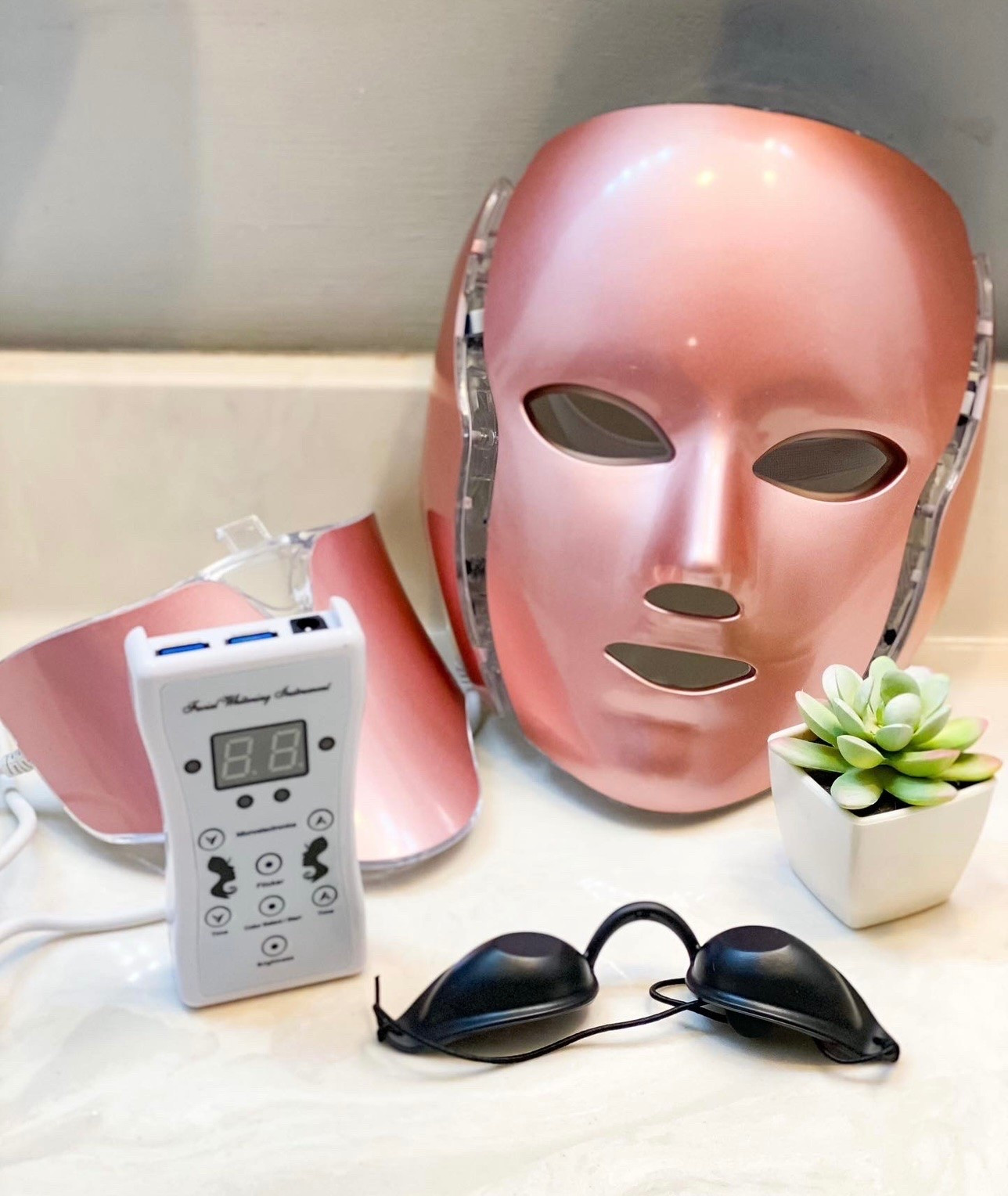 Red Masks, A new beauty staple 🚨

#LTKselfcare #LTKOver40 #LTKSaleAlert