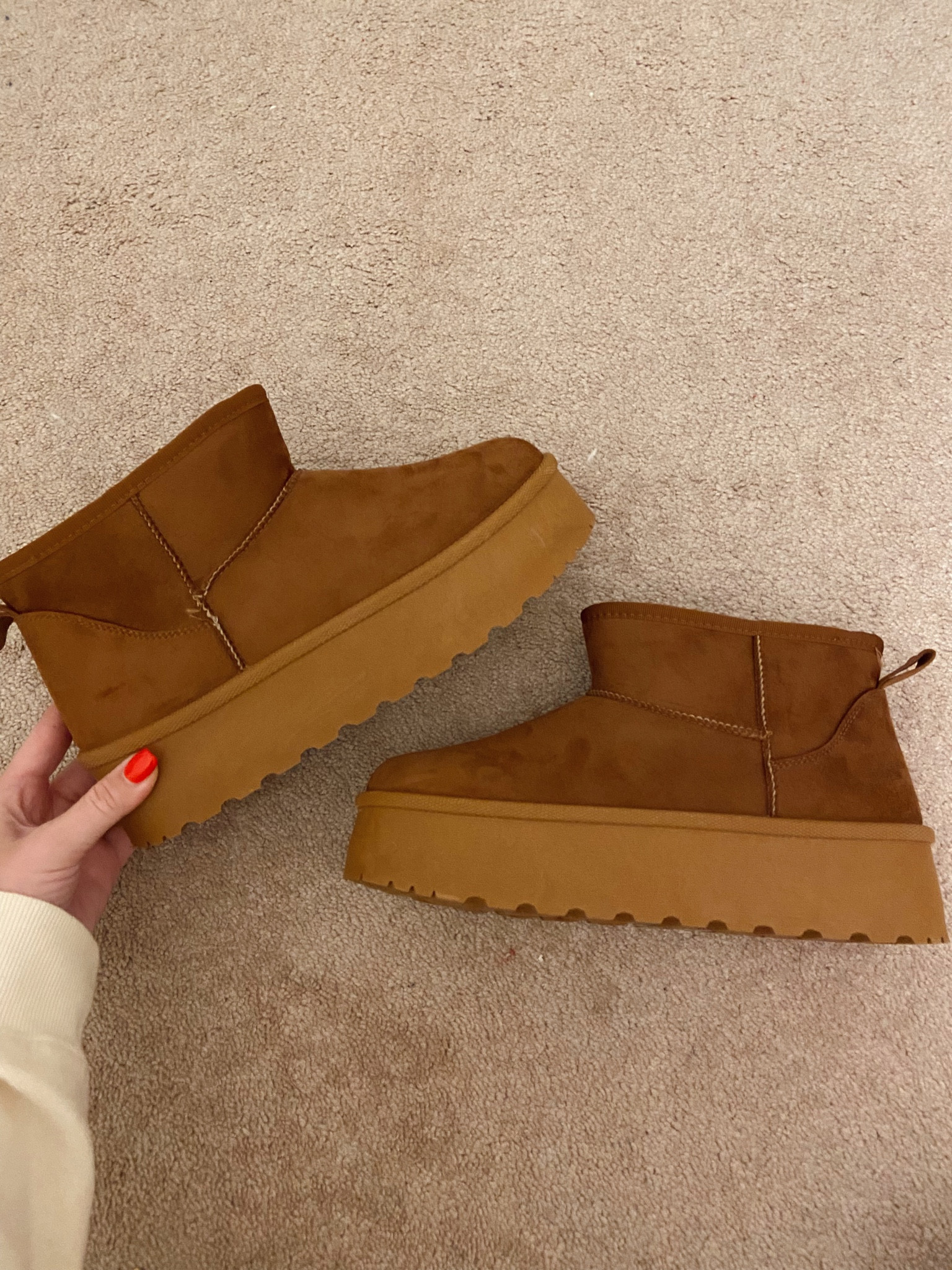 Wearing size 11 (typically a 9.5/10 so recommend sizing up one!) 

code juliaside for 15% off 🤎