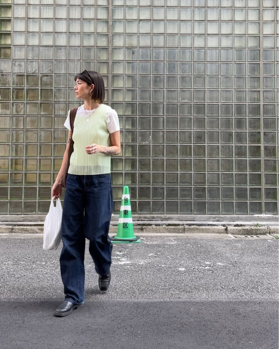 Top: issey Miyake, tee: reformation, jeans: Uniqlo, shoes: vagabond 