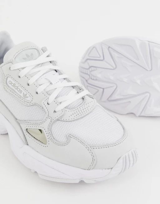 adidas Originals – Triple Falcon – Weiße Sneaker | ASOS AT