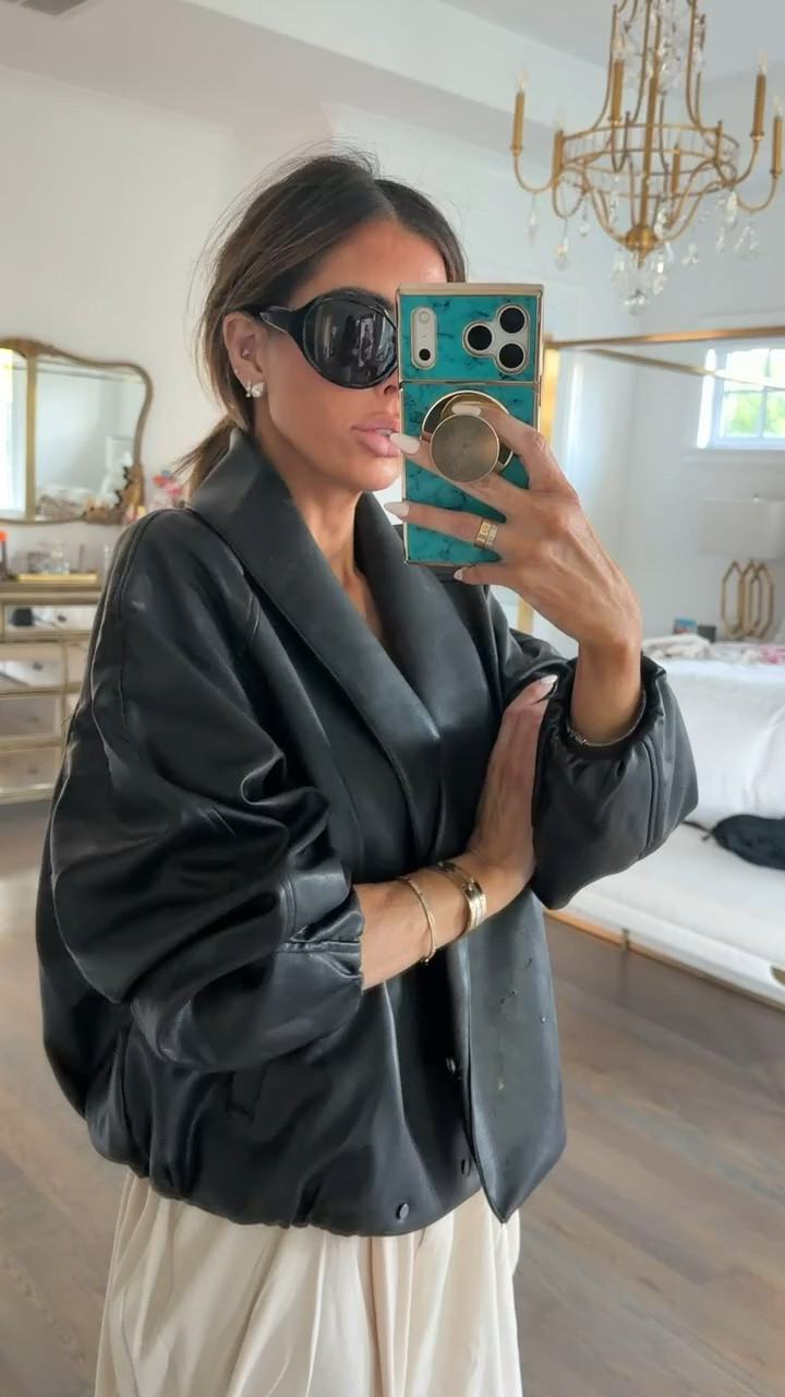 Seeing a lot of DMs about these sunnies! They resemble the Khaite x Oliver People 1967C sunglasses!! 

Amazon fashion, Amazon finds, H&M fashion, Fall outfits women, Fall fashion, Autumn outfits, Business casual workwear, Fall jackets, Gemme Beauty, Emily Gemma

#LTKSeasonal #LTKdayinmylife #LTKootd