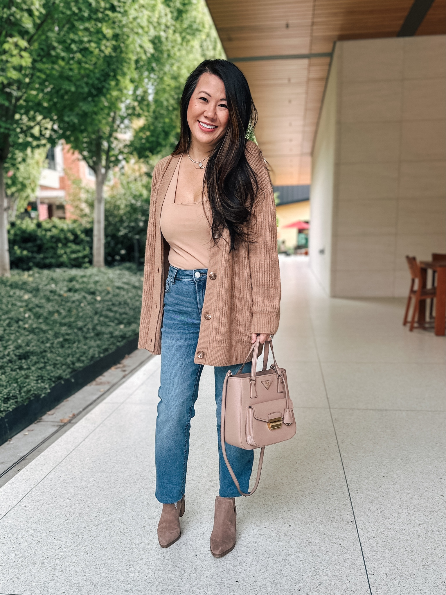 This oversized cashmere cardigan is so soft and warm! Wearing an XS since it’s already oversized  

#LTKover40 #LTKstyletip #LTKSeasonal