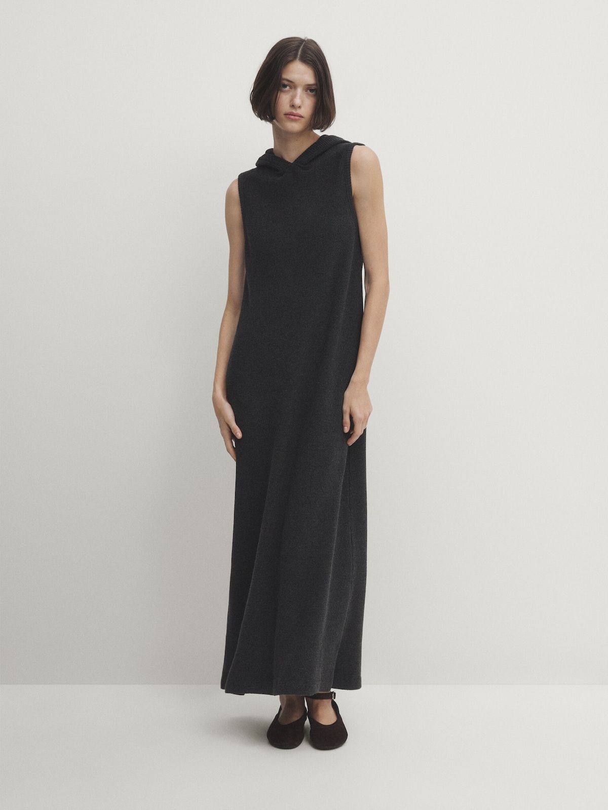 Long sleeveless cotton dress with hood | Massimo Dutti UK
