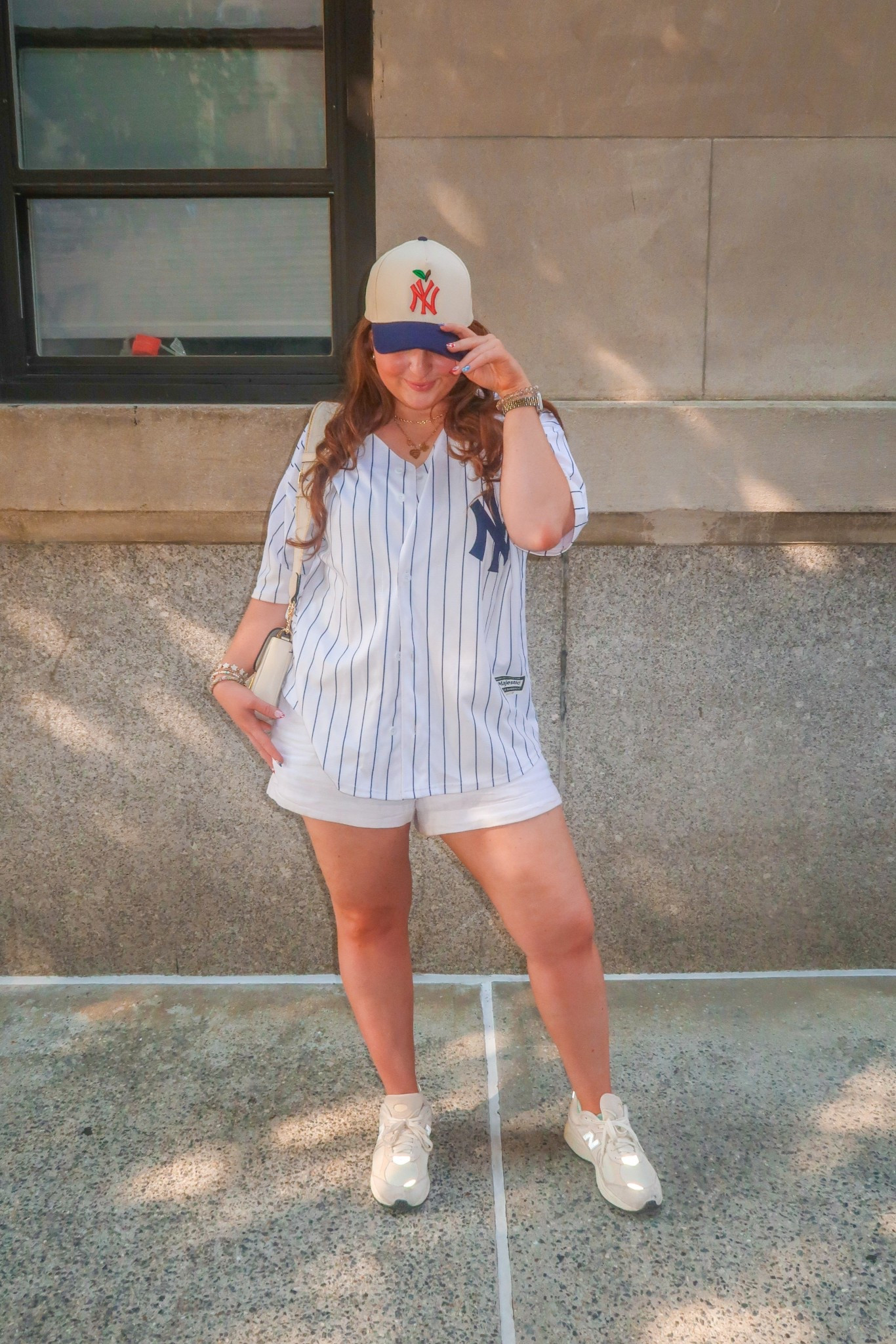 baseball outfit inspo, yankees, baseball jersey style inspo, baseball OOTD, baseball game, baseball cap style, NYC style