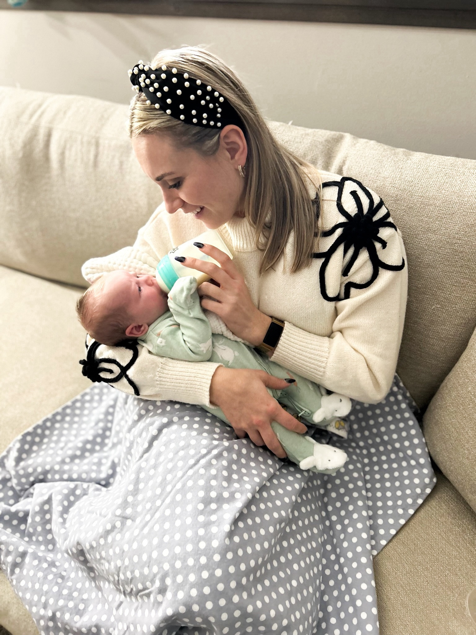 Feeding my sweet niece for the FIRST time! She’s such an angel baby and has me wrapped around her finger. 


#LTKstyletip #LTKfindsunder50 #LTKbaby