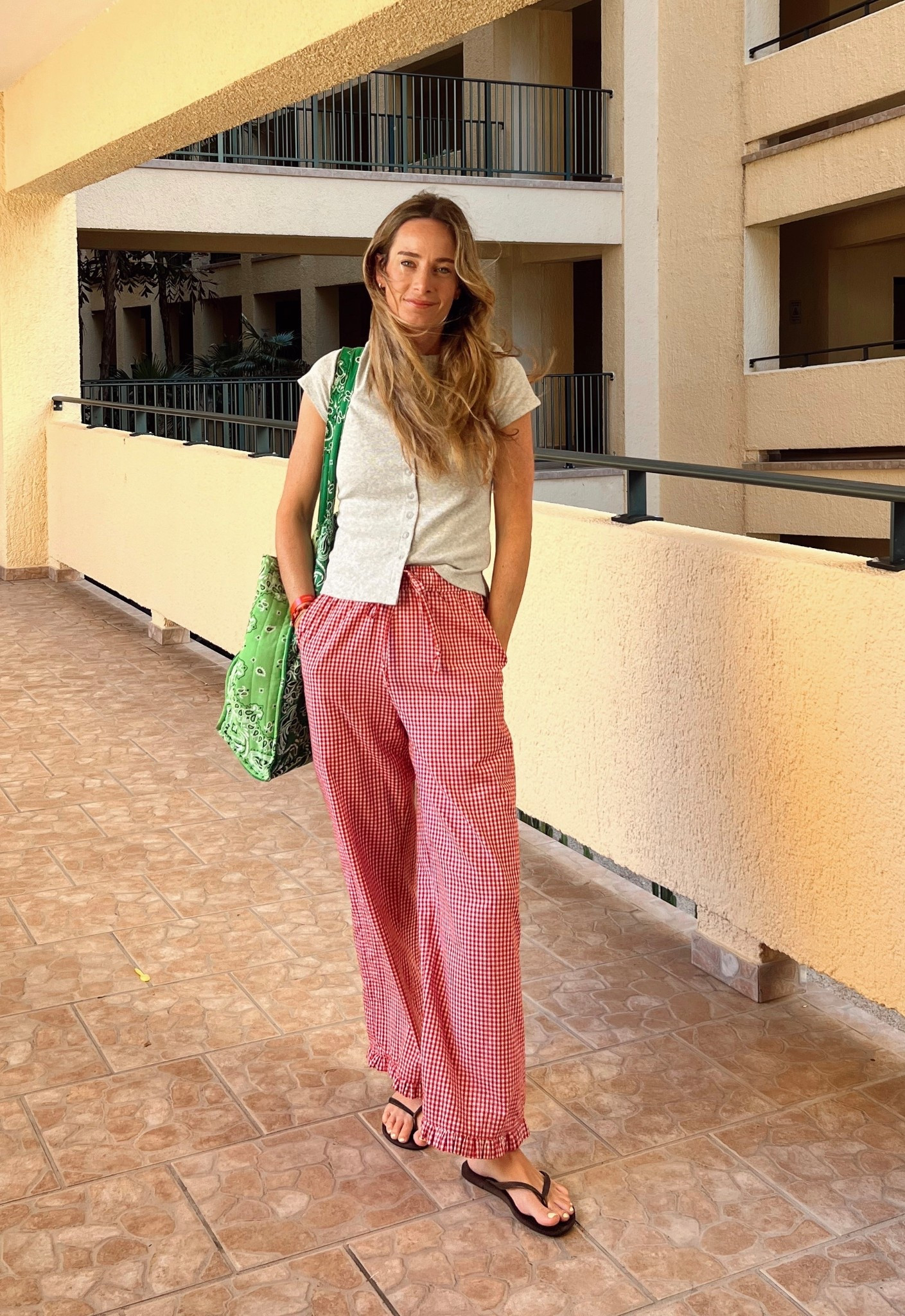 Obsessed with this button down tee! 