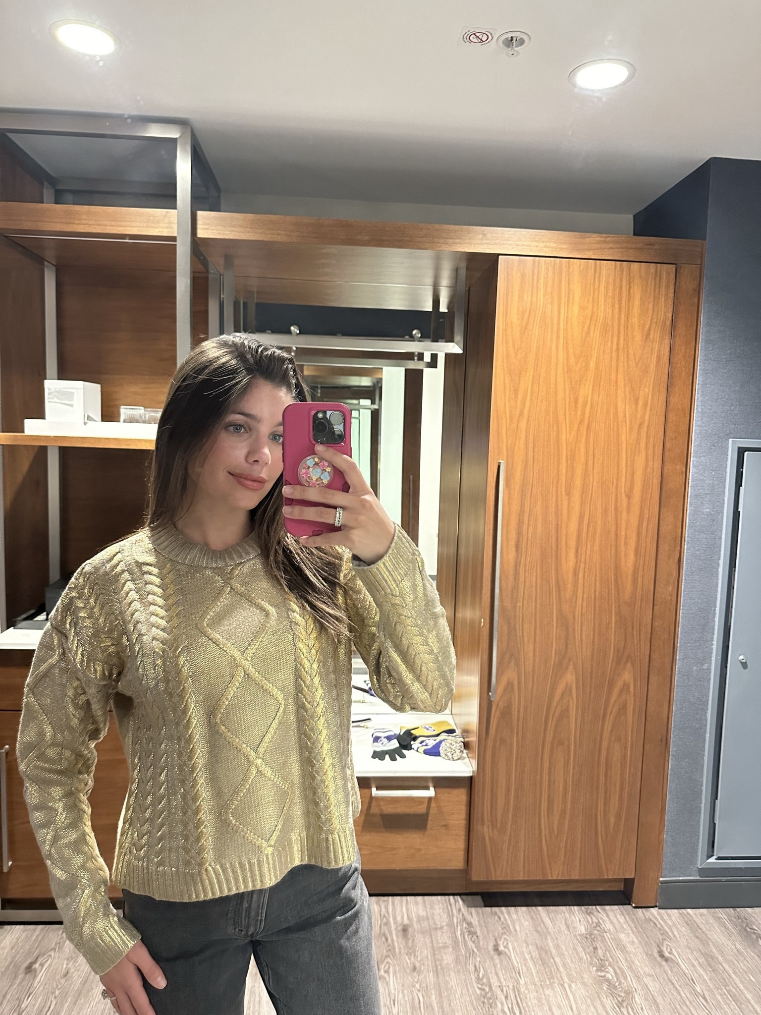 Love this gold sweater!! So soft & warm! 


Cable knit sweater
Comfy sweater
Winter outfit 
Gold 
NFL game day 

#LTKstyletip #LTKSeasonal