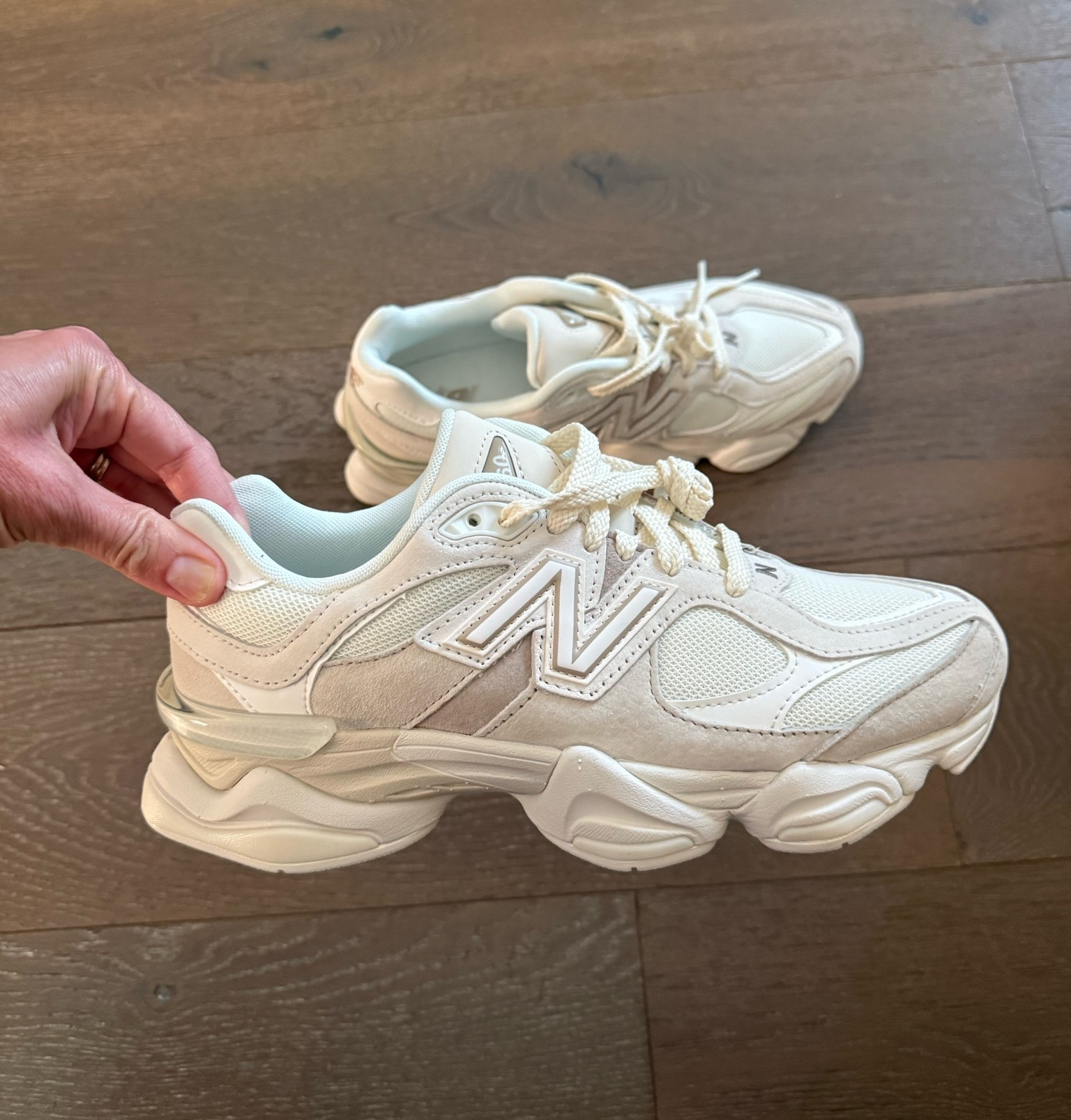 New sneaker purchase 👟 I bought my first pair a year ago and have worn them so much I figured it was time for another pair! They’re so comfy 👌🏻 I size down a half size.

New Balance, sneakers, New Balance 9060, mom style, mom outfit, comfy everyday outfit, loungewear outfits

#LTKmomlife #LTKootd #LTKActive