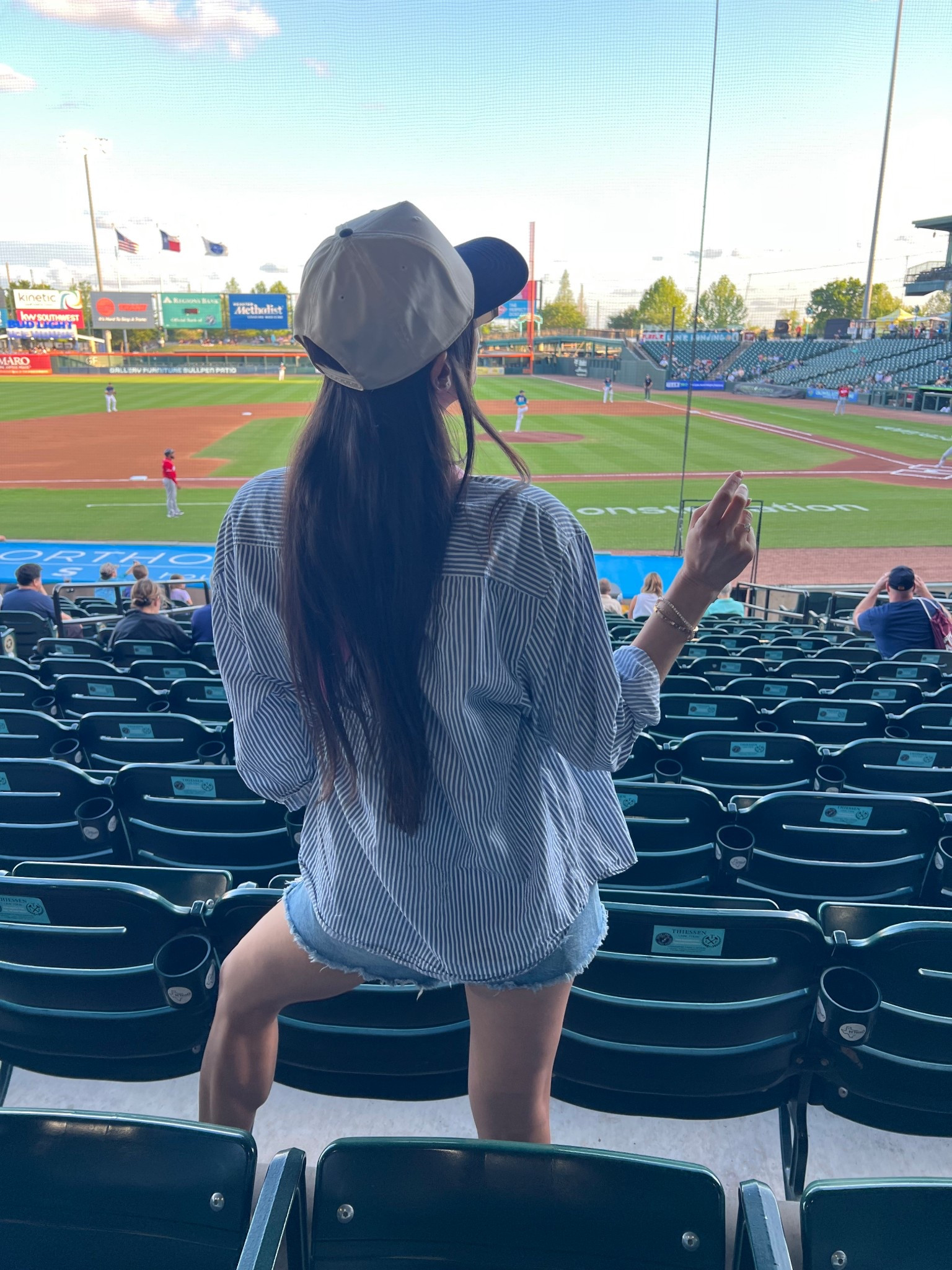 Baseball game outfit ⚾️🏟️🧢

#LTKootd #LTKmomlife #LTKSeasonal