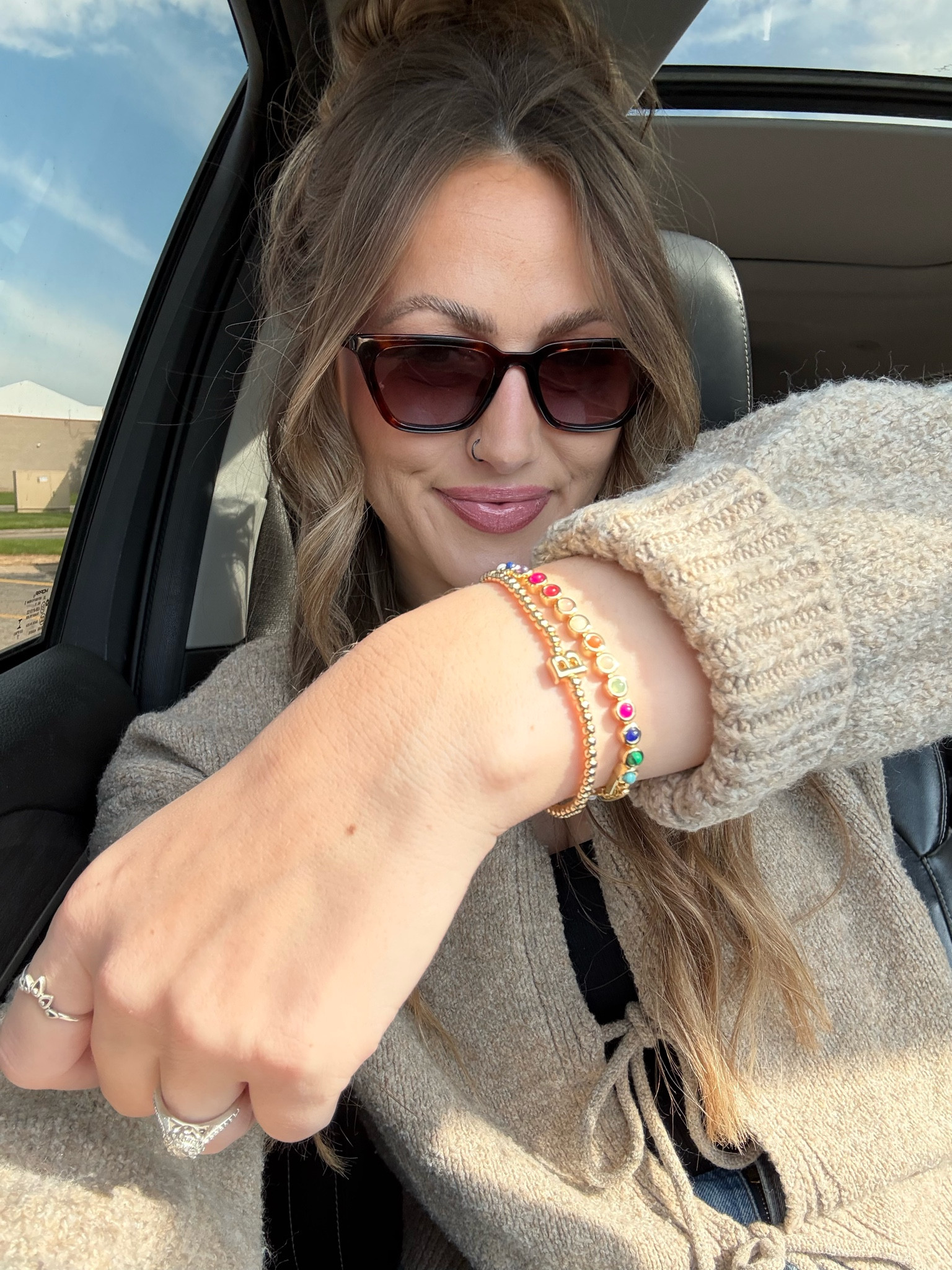 Women’s stackable brackets