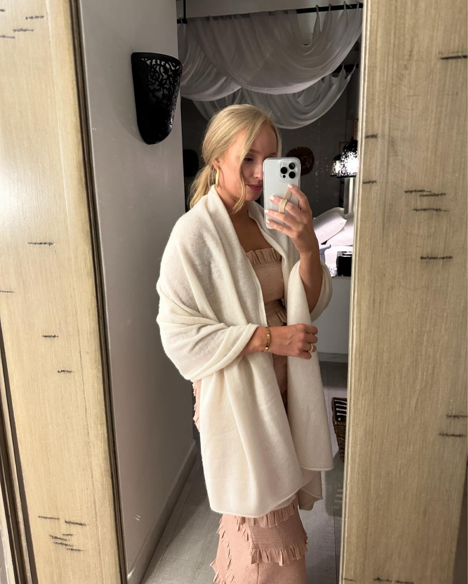 This gorgeous wedding guest dress comes in multiple colors and runs TTS. I have it paired with my favorite cashmere wrap that is currently 50% off!! Event dresses // wedding guest dresses // formal dresses // cashmere wraps 

#LTKwedding

#LTKParties #LTKWedding #LTKSeasonal