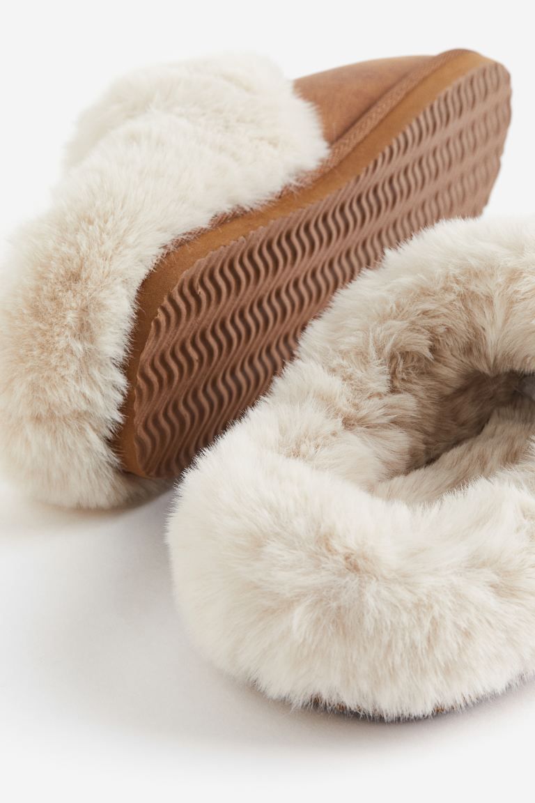 Warm-lined slippers - Brown - Ladies | H&M GB | H&M (UK, MY, IN, SG, PH, TW, HK)