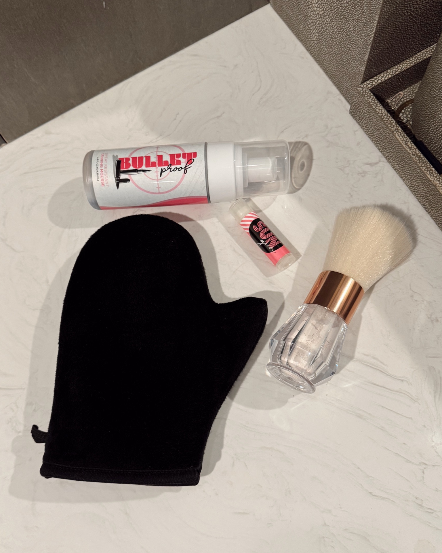 This sweat resistant tanner has been amazing! I’ve been committed to working out this year and I sweat so much but this tanner is sweat & water resistant for a longer lasting tan🙌🏼

Self tanner, long lasting self tanner, tanning, tan, tanning glove, spring must have

#LTKFindsUnder50 #LTKSwim #LTKBeauty