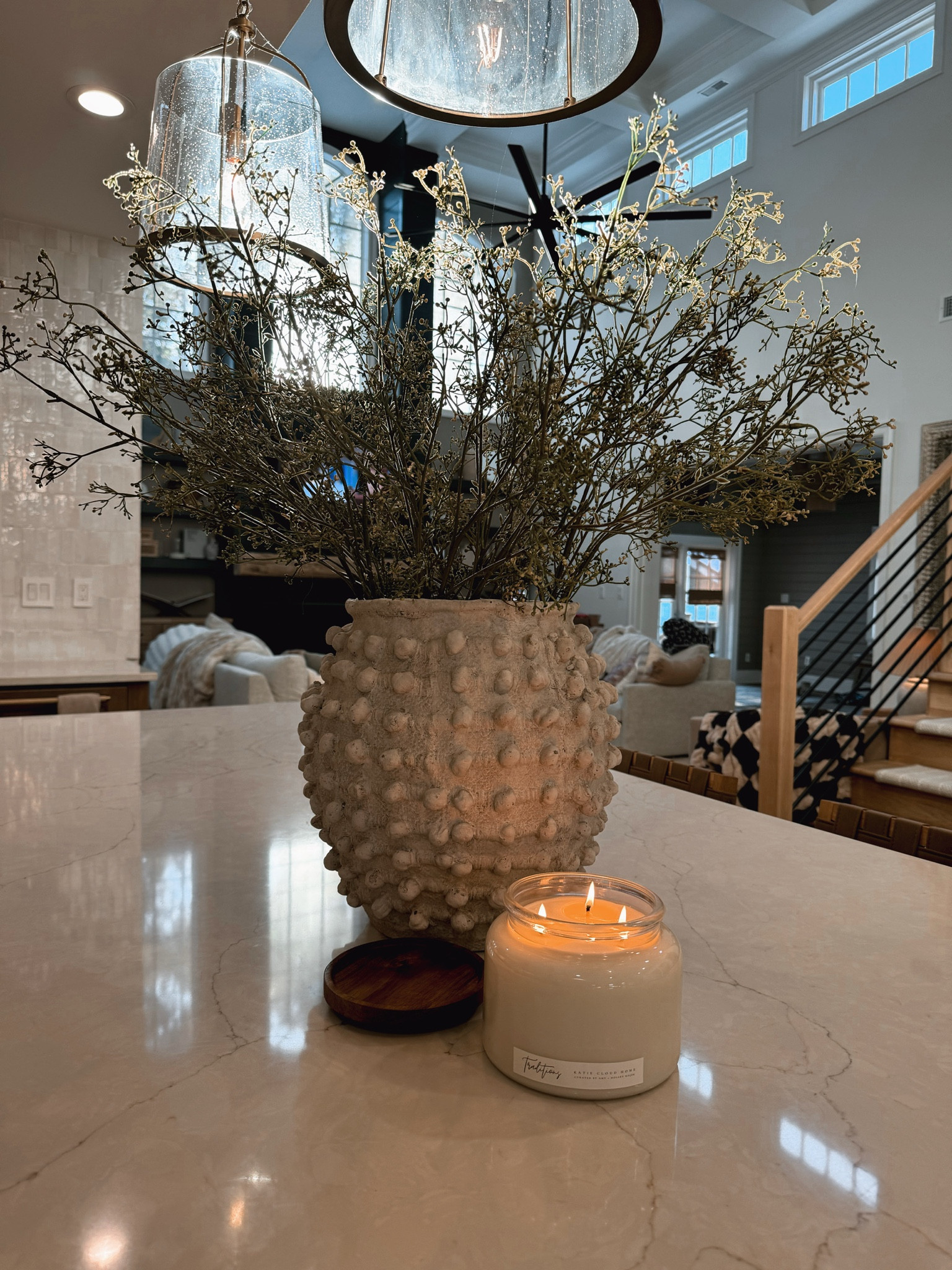 cozy & simple arrangements >> 🌿🤎😌 LOVE these stems! One bundle comes w/ 3 stems for $5! I have 5 bundles in this anthro pot b/c it’s massive & I like a full look but you could totally get away w/ way less! 

Neutrals / home decor / kitchen / Anthropologie / Walmart finds / florals / greenery / Holley Gabrielle home / vase 

#LTKSeasonal #LTKHome #LTKStyleTip