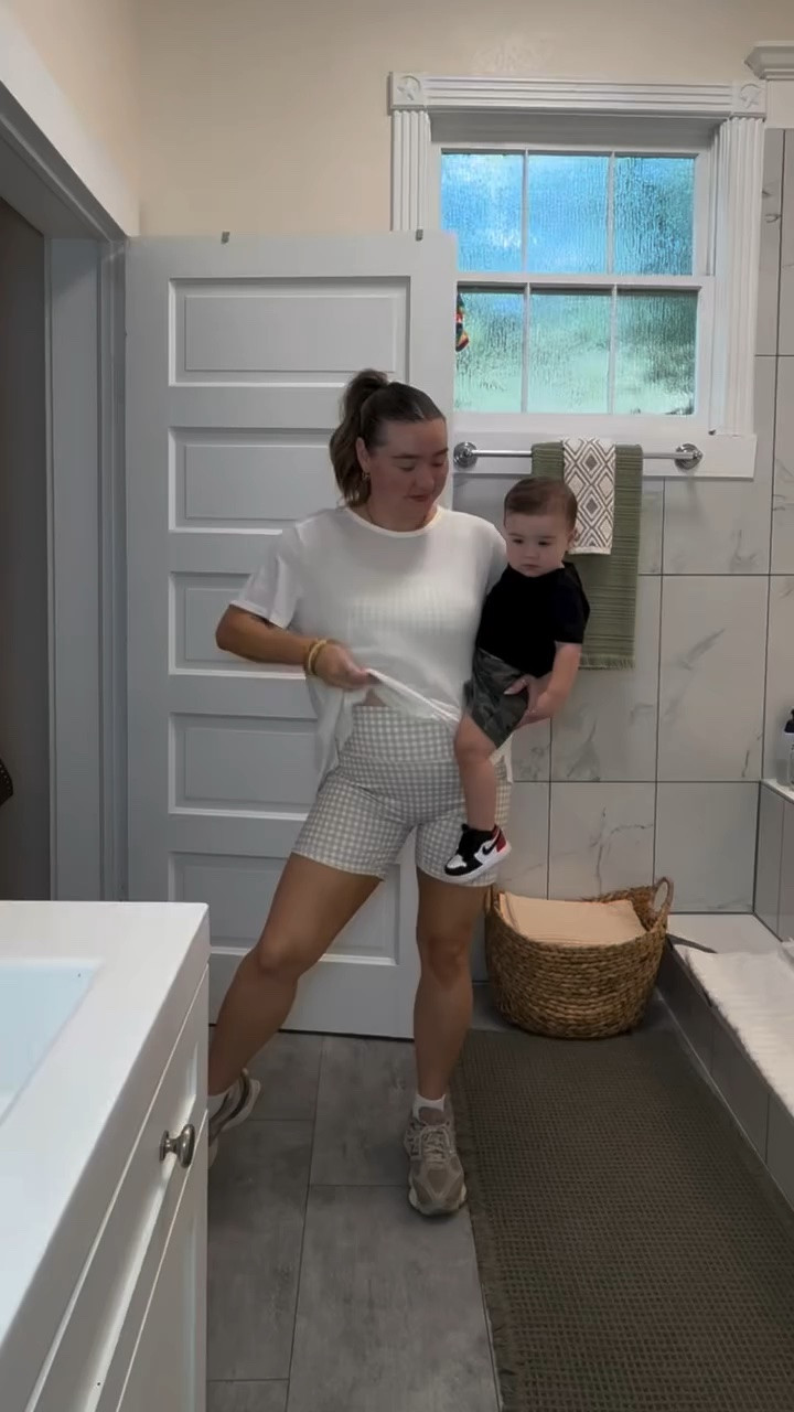A cute set and the cutest kids! 🥹 #ootd #sahm #mom